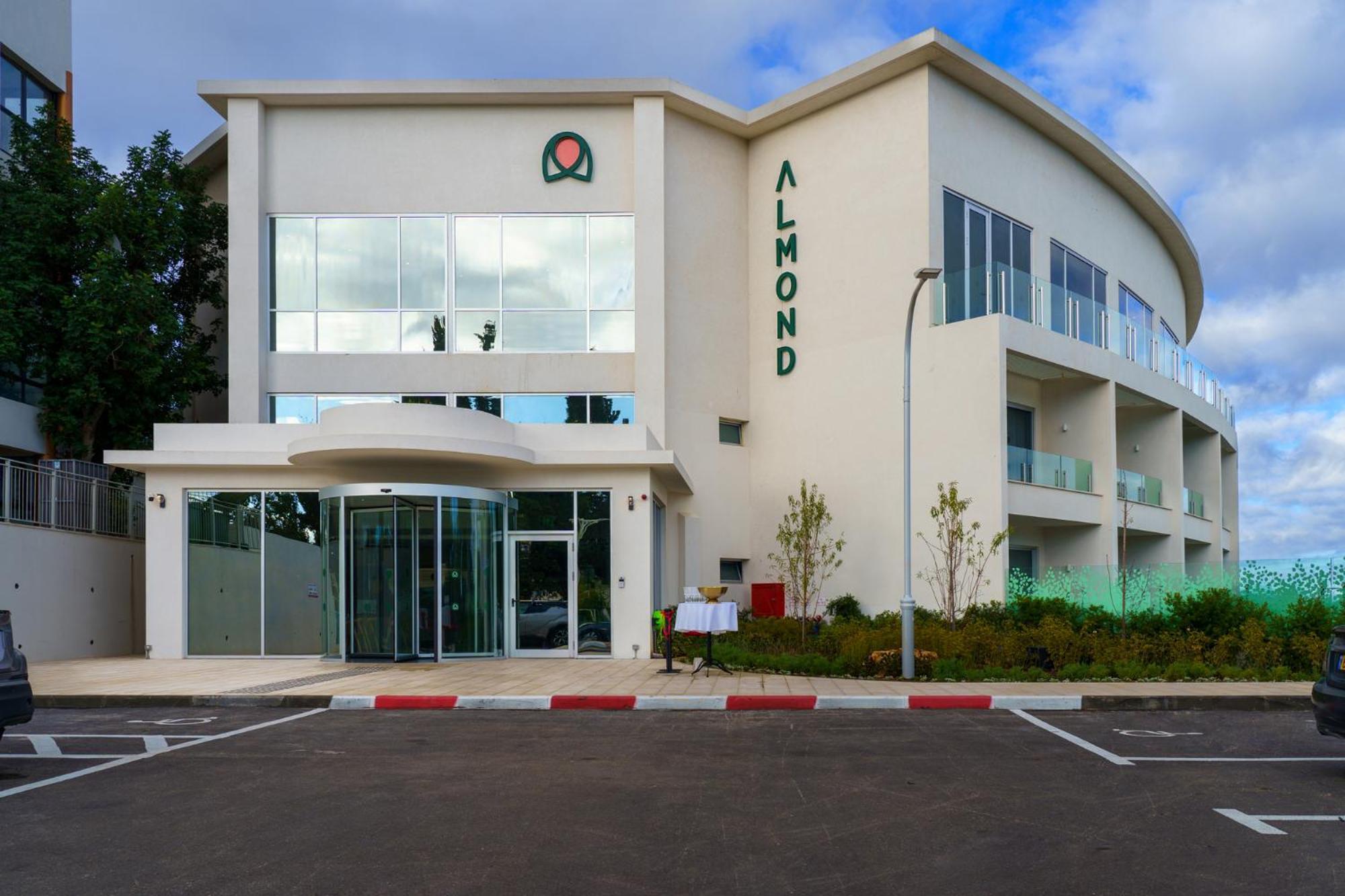 Almond Hotel - Adults Only Neve Ilan Exterior foto